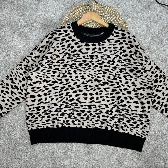 T Tahari Light Wood Cheetah Print Sweater Pullover Crew Neck Long Sleeve Size L - Picture 5 of 16